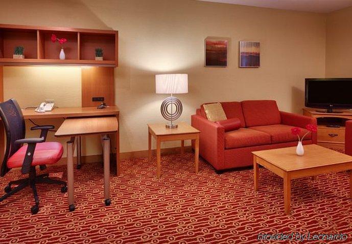 Towneplace Suites By Marriott Albuquerque Airport Exterior photo