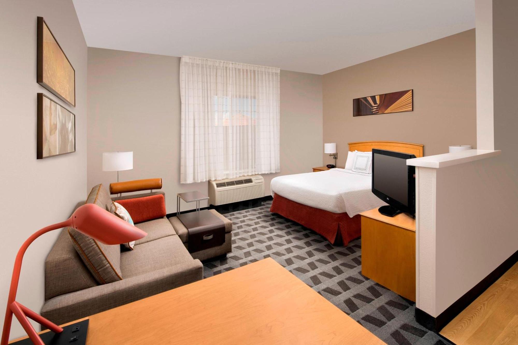 Towneplace Suites By Marriott Albuquerque Airport Exterior photo