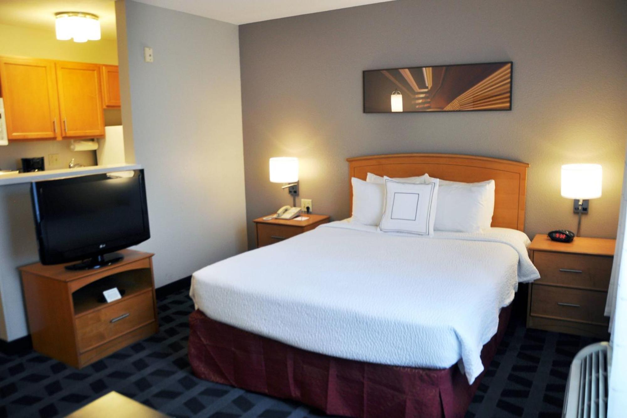 Towneplace Suites By Marriott Albuquerque Airport Exterior photo