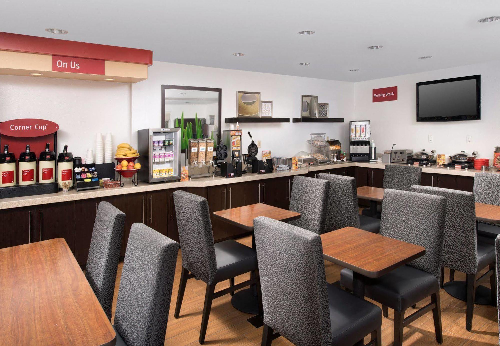 Towneplace Suites By Marriott Albuquerque Airport Exterior photo